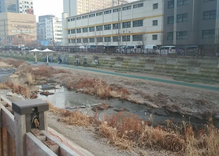 Dongdaemun Neighbors 3* Seoul